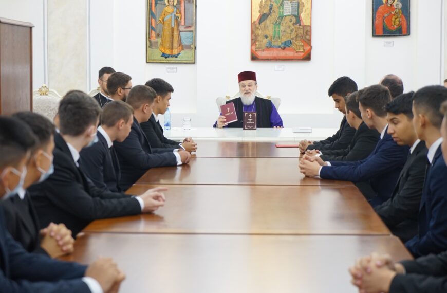 2022: Preasfințitul Părinte Episcop Vincențiu s-a întâlnit cu elevii clasei…