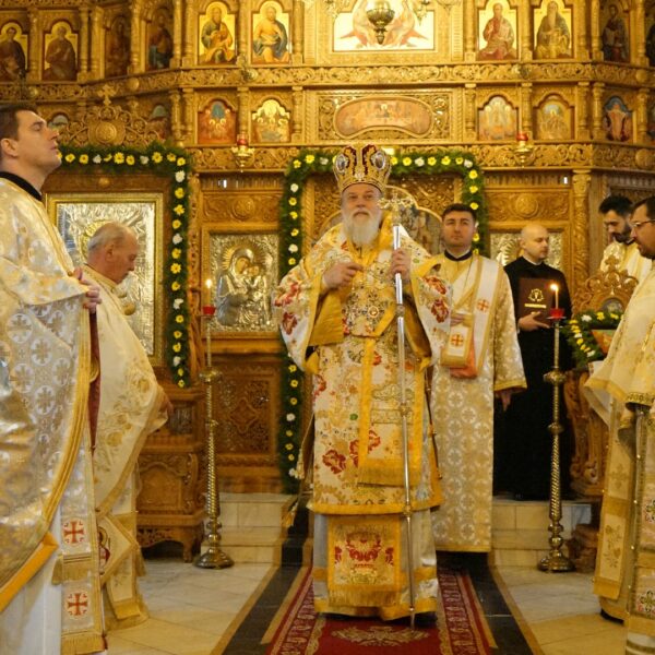 Preasfințitul Vincențiu a slujit Biserica Sfinții Apostoli…